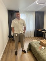 Прекрасный парень ждёт свою милый  – Фото 1