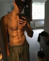 Парень 19 лет хочет найти девушку в Киеве – Фото 1