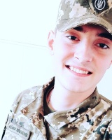 Молодой и красивый 21 летний военный  – Фото 1