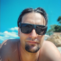 Мужчинка ищет свою сладкую карамельку – Фото 1