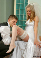 Невесту на свадьбе или жену  – Фото 1
