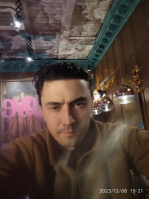 Симпатичний брюнет  – Фото 2