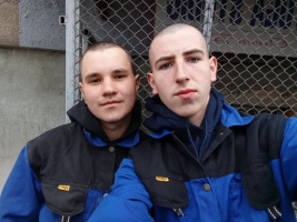 Девственик ищет ту кто лишит девственности  – Фото 1