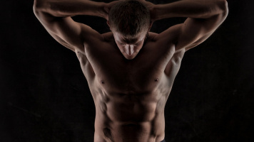 Он ищет Ее – Фото 1