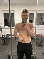 Молодой парень ищет зрелую или милфу – Фото 1