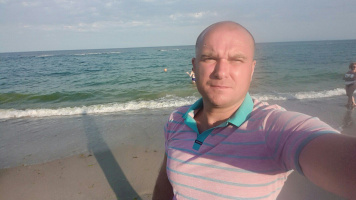 Одну женщину, на постоянной основе – Фото 1