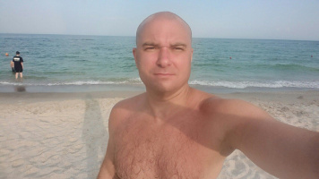 Одну женщину, на постоянной основе – Фото 4