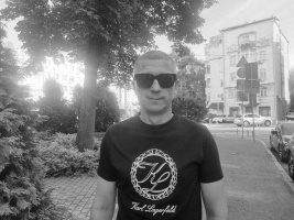 Парень ищет девушку.  Для встреч. – Фото 1