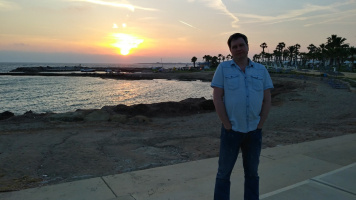 Пара Киев 187-93-49 гетеро и 169--57-42 би . Можем начать   с кафе , потом  МЖМЖ  .Есть опыт. – Фото 2