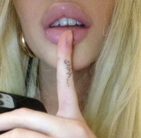 Блондинку в рот! – Фото 1