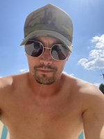 Симпатичний брюнет  – Фото 1