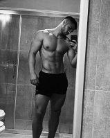 Познайомлюсь з цікавою дівчиною, мої параметри 191/90/20.5 – Фото 1