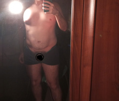 Молодой крупный шатен хочет трахаться – Фото 1