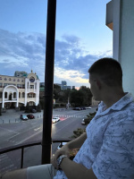 Симпатичный парень ищет молодую и привлекательную девушку  – Фото 1