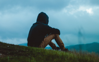 Пара и парень  – Фото 1