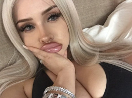 Блондинку в рот! – Фото 1