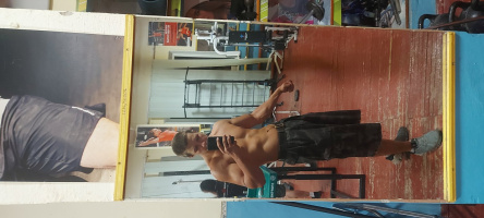 Парень 19 лет ищет девушку для встреч или больше. Не важно вам 18 или 30) – Фото 1