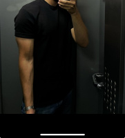 Ищу молодую девушку с красивой фигурой – Фото 1