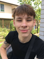 Парень 18 лет хочет найти девушку в Новомосковске – Фото 1