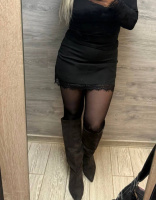 Строга й красива Господиня шукає гідного раба. – Фото 1