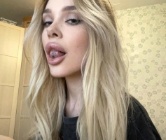 Блондинку в рот! – Фото 1