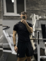 Парень ищет кого трахать – Фото 1