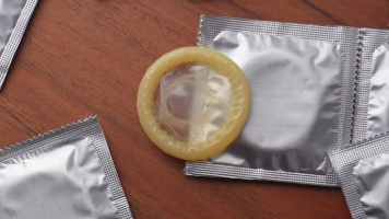 Хочу кончить милашке на грудь – Фото 1