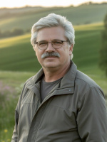 Старший чоловік шукає коханку  – Фото 1